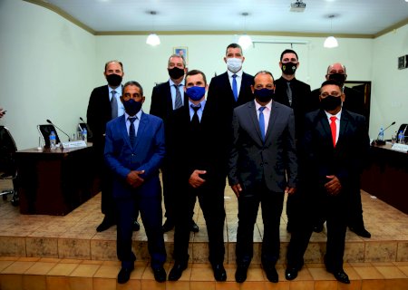 Em sessão solene câmara abre os trabalhos do legislativo no ano de 2021