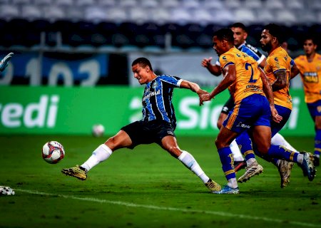 Grêmio goleia Pelotas e segue no G4 do Campeonato Gaúcho