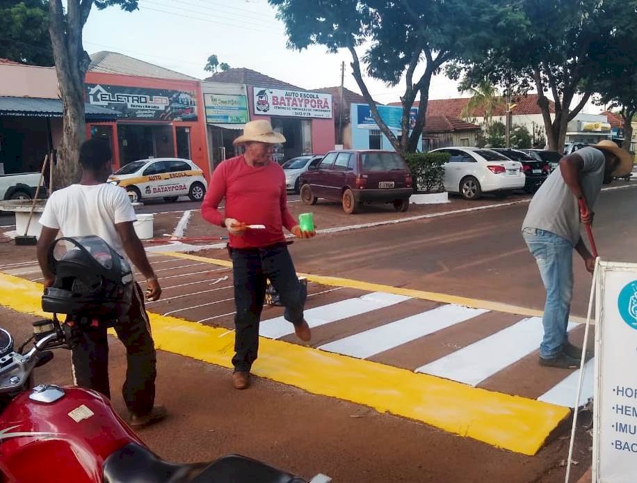 Batayporã: Departamento de trânsito, promove pintura horizontal em ruas e avenidas