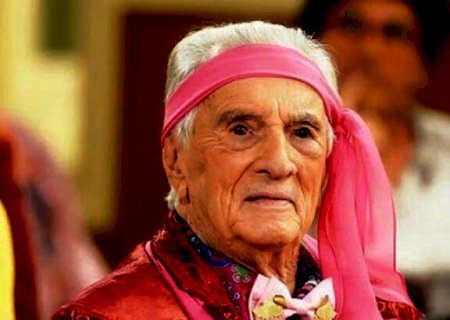 Ator Orlando Drummond, 101 anos, está internado no Rio