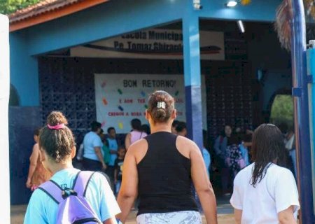 Lei que prevê psicólogos e assistentes sociais nas escolas continua só no papel