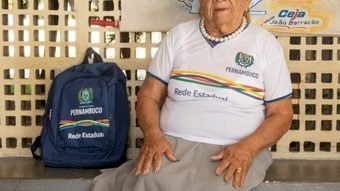 Aos 94 anos, estudante mais velha do mundo se matricula na escola após a  morte do marido - Notícias - R7 Educação