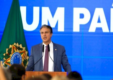 Governo paga 1ª parcela de R$ 200 do Pé-de-Meia hoje 3ª feira