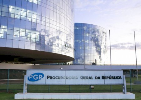 PGR deve receber inquérito da PF que indicia Bolsonaro e mais 36 na próxima semana