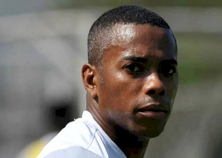 STF forma maioria para manter prisão de Robinho