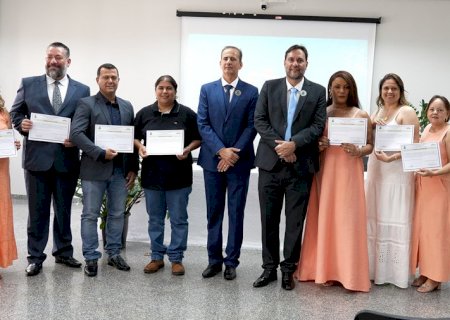 Diretores escolares da Rede Municipal de Ensino de Nova Andradina são empossados