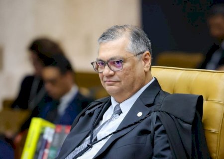 Dino libera parte das emendas para cumprimento de piso da saúde