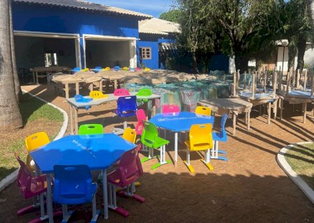 Secel equipa escolas com novo mobiliário infantil no município de Batayporã
