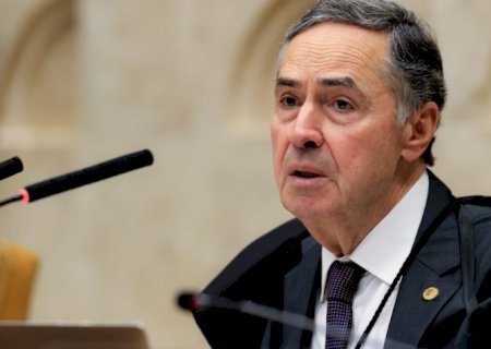 STF decidirá até 5ª feira se Zanin e Dino podem julgar Bolsonaro