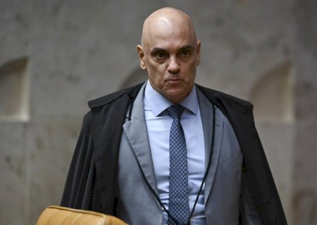 Moraes cobra parecer da PGR sobre pedido para investigar Eduardo Bolsonaro