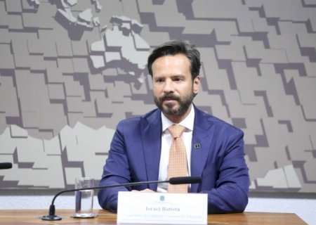 Conselho Nacional de Educação destaca autonomia de escolas para implementar lei que restringe celular em sala