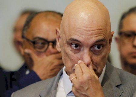Moraes manda PGR analisar pedido de prisão de Bolsonaro