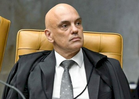 Moraes vota a favor de punir redes sociais por postagens que violam a lei