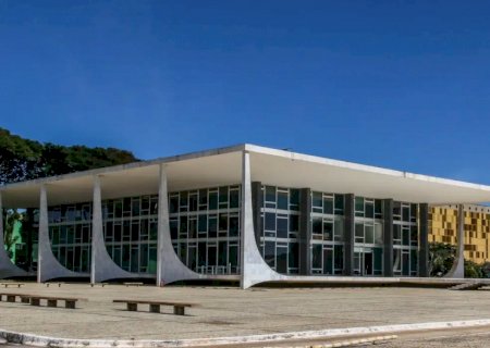 Réu fala em "silêncio ensurdecedor" do Exército sobre acampamentos