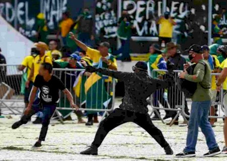 Justiça da Argentina suspende audiência de extradição de brasileiros condenados pelos atos de 8 de janeiro