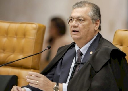 Dino critica embaixadas que “monitoram' ministros do STF