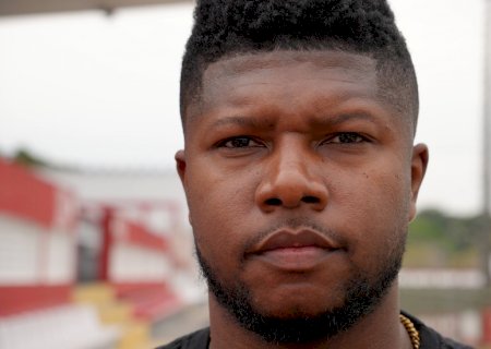 Bola de Ouro há 40 anos, craque do Bangu é retratado em documentário feito pelo filho: “Me senti abraçado'