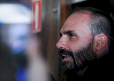 Eduardo Bolsonaro recebeu R$ 4,16 milhões em 2 anos, diz PF