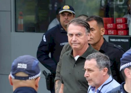Moraes pede explicações sobre escolta que levou Bolsonaro ao hospital