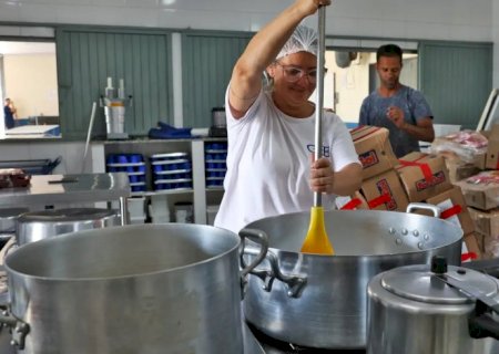 Investimento global em merenda dobra e alimenta 80 milhões a mais