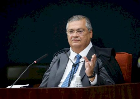 Por que Dino defendeu 31 anos de prisão para Bolsonaro, mas cedeu
