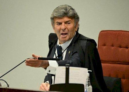 Na véspera de seu voto, Fux tensiona sessão e se reafirma como contraponto a Moraes