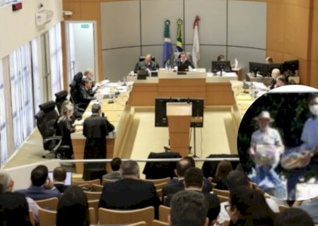 Ex-prefeito é condenado por uso de recurso público para promoção pessoal