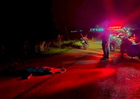 Pedestre tenta atravessar, mas morre atropelado por ônibus que levava pacientes