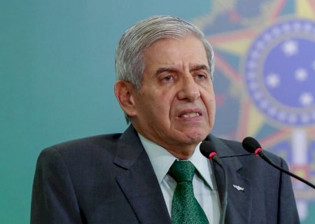 PGR defende prisão domiciliar humanitária para Augusto Heleno