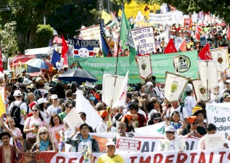 Marcha pelo Clima reúne 70 mil e leva força amazônica às ruas de Belém