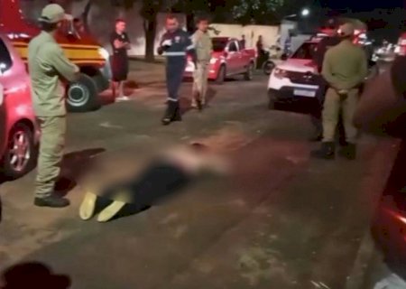 Homem é preso após se masturbar em frente a jovens e causar acidente em CG