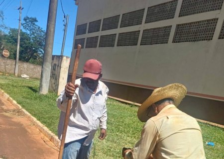 Bocas de lobo viram depósito de lixo e Secretaria de Meio Ambiente alerta para riscos à população