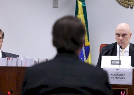 Moraes autoriza Bolsonaro a fazer fisioterapia na prisão