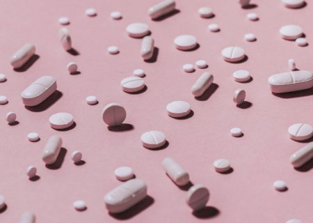 ‘Viagra feminino’ para mulheres na menopausa é liberado nos EUA – o que esperar do remédio para a libido