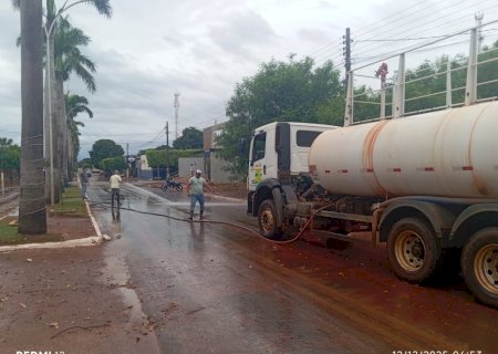 Prefeitura intensifica limpeza das ruas e reforça atenção à população após tempestade que atingiu mais de 130 mm