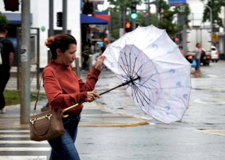 Ciclone extratropical deixa MS em alerta para vendaval de até 100 km/h