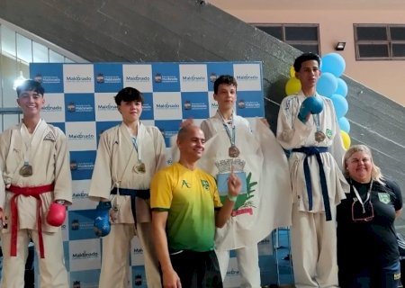 Atletas de Batayporã e Nova Andradina brilham no OPEN Internacional de Karatê no Uruguai