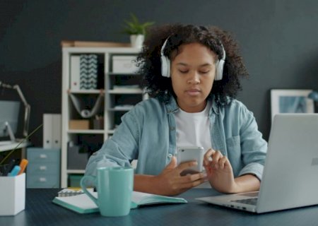 Austrália proíbe menores de 16 anos nas redes sociais