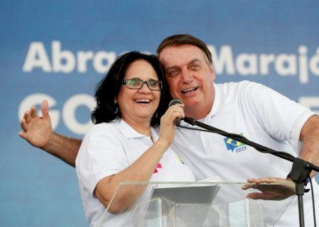 Damares pede a Moraes para vistoriar cela de Bolsonaro na PF