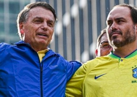 Defesa de Bolsonaro vai fazer novo pedido de prisão domiciliar, diz Carlos