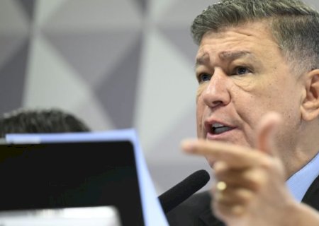 Presidente da CPI do INSS enviará relatório rejeitado a André Mendonça