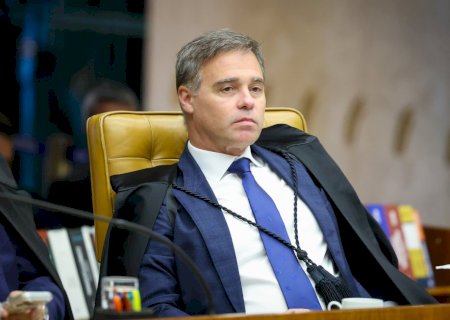 André Mendonça usa o caso de Ciro Nogueira para mandar recado aos figurões