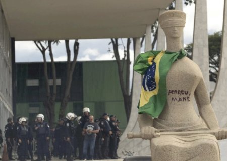 Após promulgação da dosimetria, ‘Débora do batom’ faz novo pedido de redução de pena