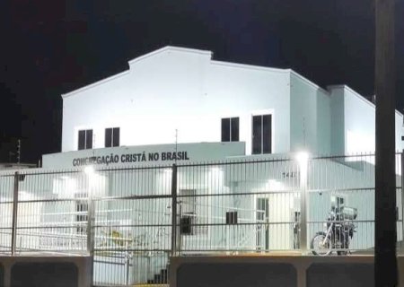 Homem em surto invade igreja e causa prejuízo de R$ 22 mil