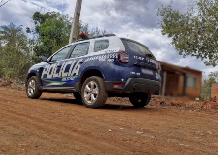 Loja de materiais de construção é assaltada e suspeito foge após tentar desarmar policial