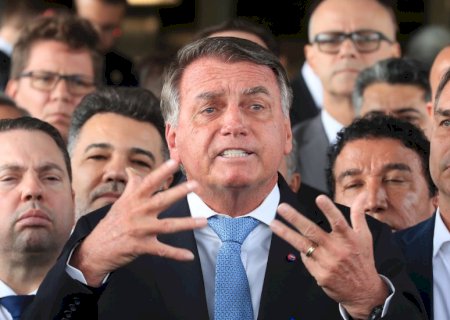 Esclarecimentos de Bolsonaro sobre arma podem adiar decisão de Moraes sobre prisão domiciliar