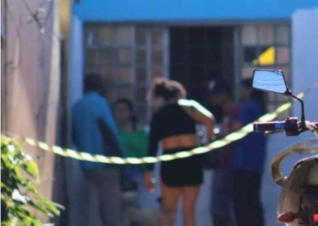 “Matou um no banheiro e um na cozinha”, diz mãe de mulher trans assassinada