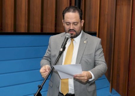 Proposta obriga comunicação prévia de atividades extracurriculares