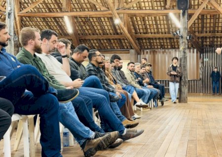 Avicultura mobiliza setor em Sidrolândia e avança projeto do primeiro aviário escola de MS
