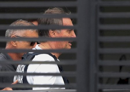 Prazo de prisão domiciliar de Bolsonaro termina na quinta; prorrogação depende de Moraes